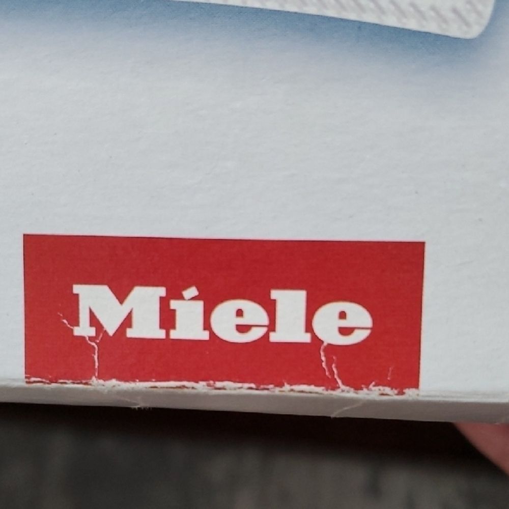 Miele 3D Efficiency Size U Vacuum Cleaner Bags - Picture 2 of 9